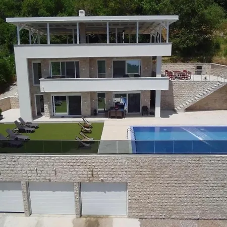 Moonlight Villa